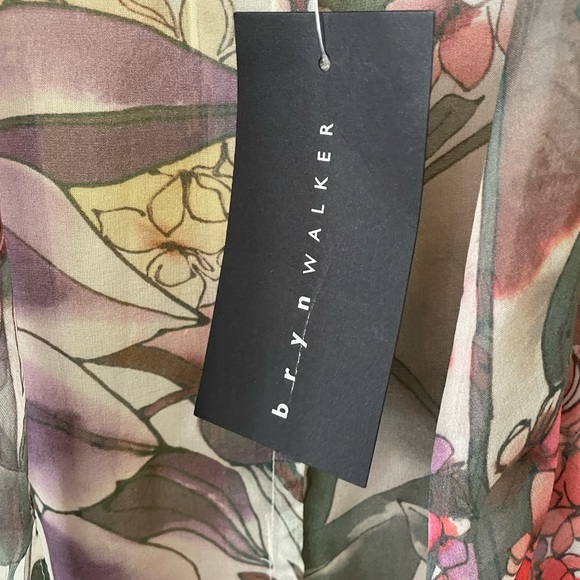 Women pant set/Bryan walker - Picture 4 of 10